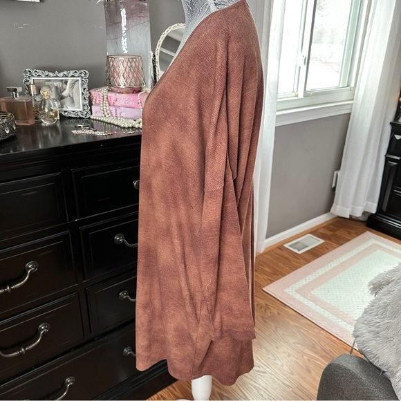 Z SUPPLY Mineral Wash Oversized Button Front Cardigan in Rust Clay Medium - Picture 6 of 15